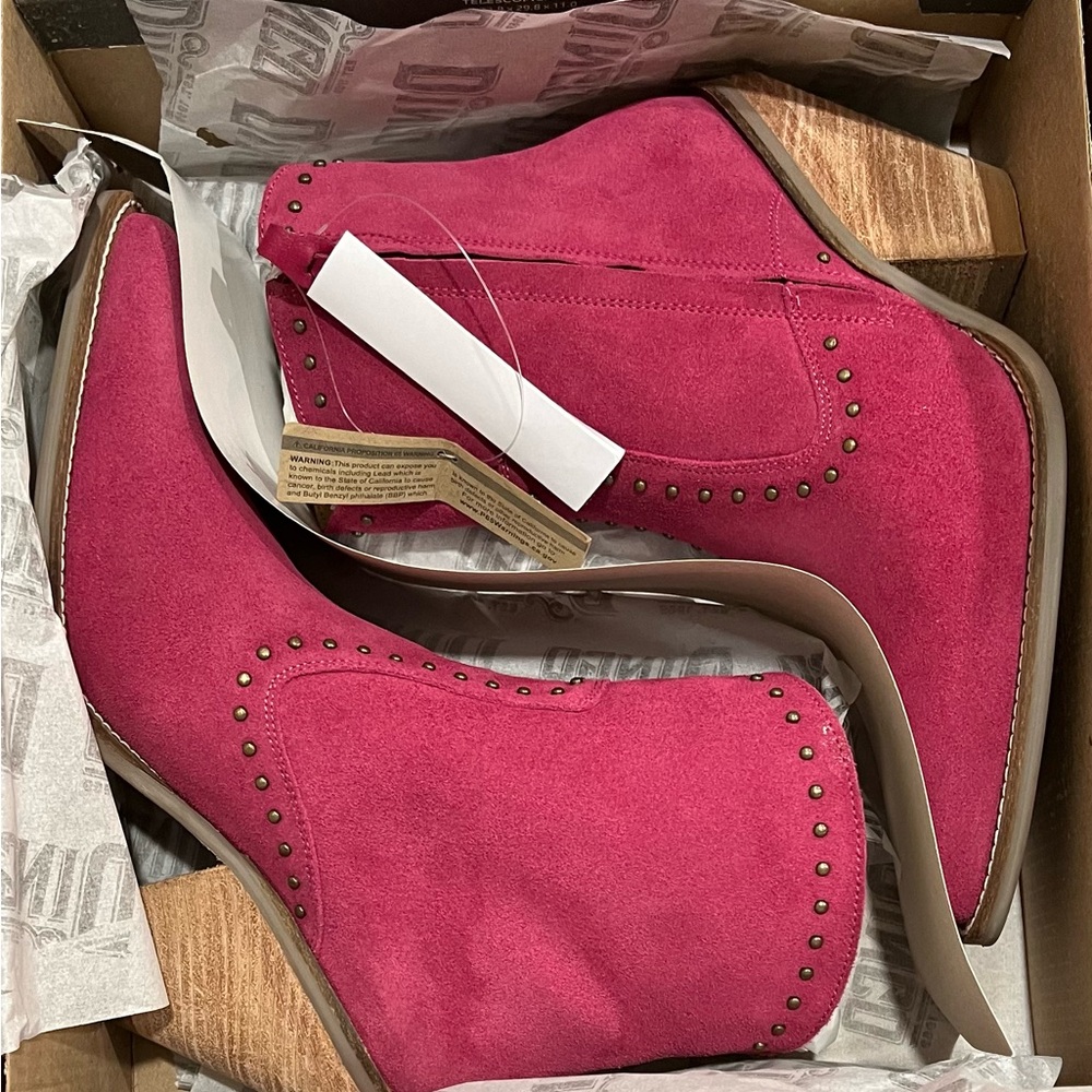 NWB DINGO FUCHSIA‎ SUEDE LEATHER CLASSY N’SASSY Snip Toe Cowgirl Western Boots - Picture 4 of 16